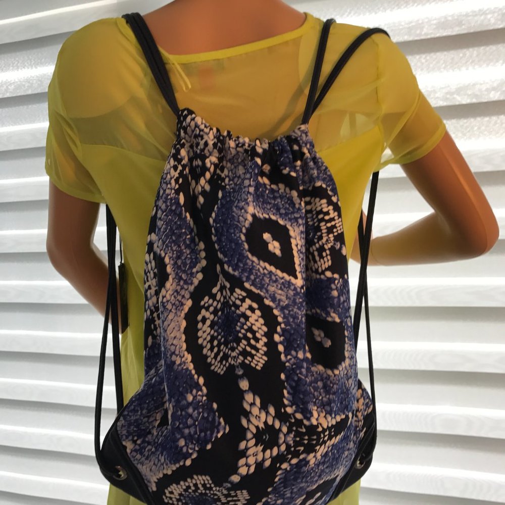 Cloth backpack - Picture 10 of 15